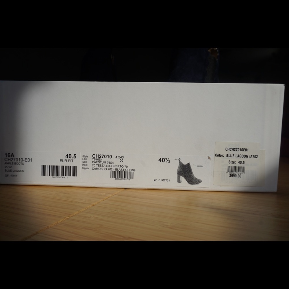 Chloe Lauren Scalloped Suede Ankle Boot NWT 40.5 - Picture 6 of 6